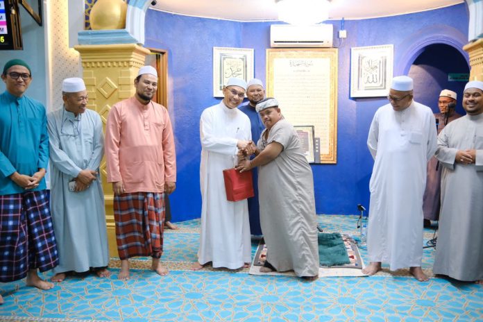 shukri-ramli-anugerah-khas-oku